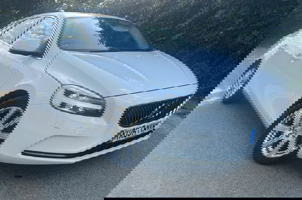 Volvo V40
