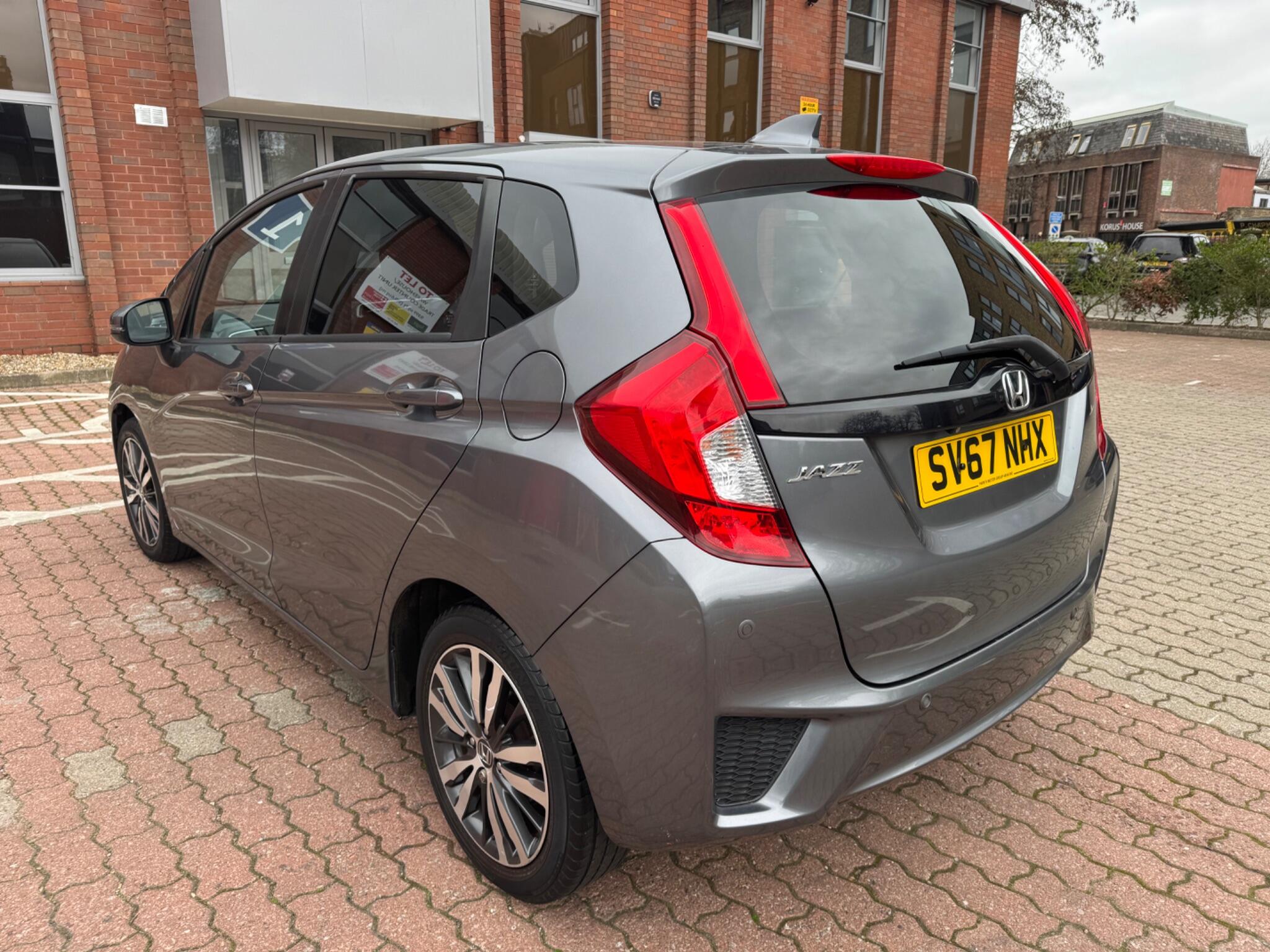2017 Honda Jazz 1.3 i-VTEC EX Navi CVT Euro 6 (s/s) 5dr, exterior view 4