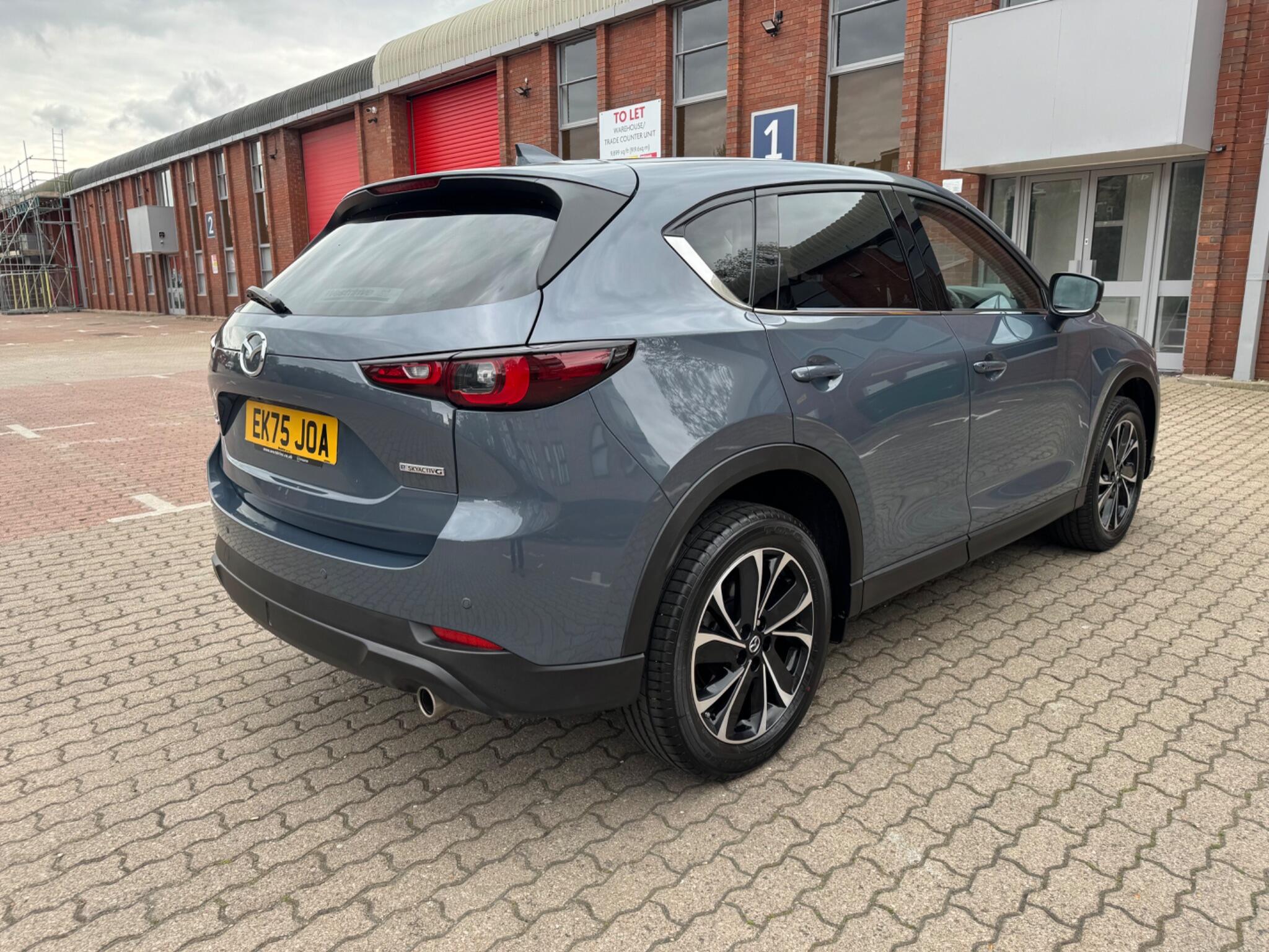 2025 Mazda CX-5 2.0 e-SKYACTIV G MHEV Exclusive-Line Auto Euro 6 (s/s) 5dr, exterior view 4