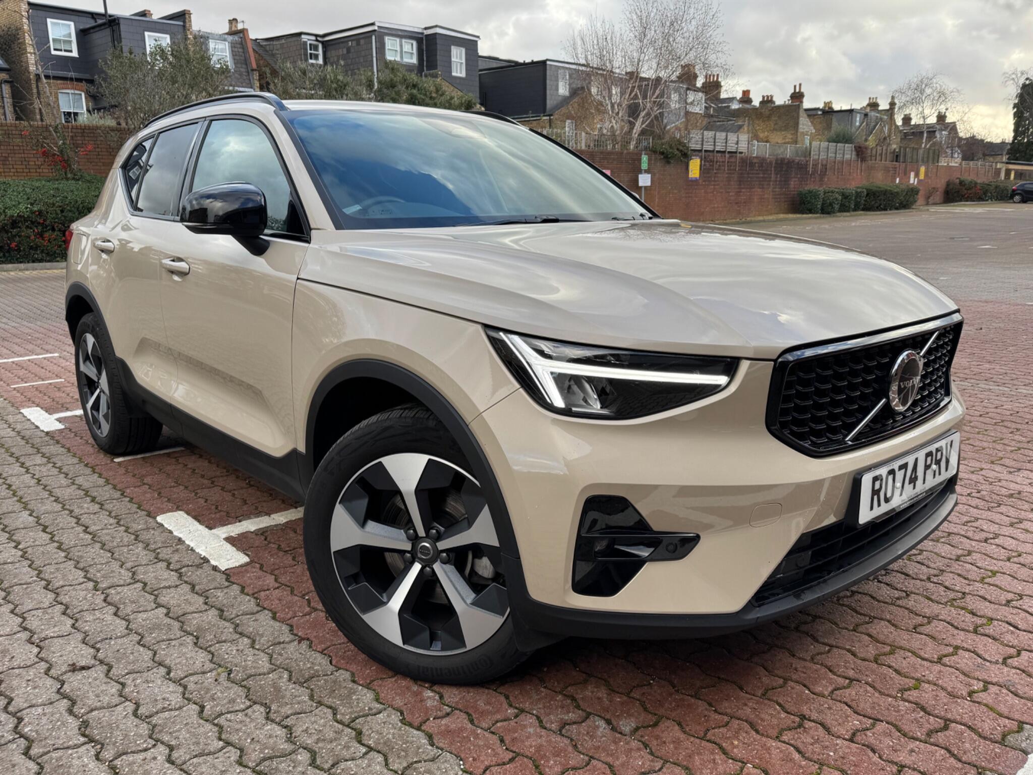 2025 Volvo XC40 2.0 B3 MHEV Plus DCT Auto Euro 6 (s/s) 5dr