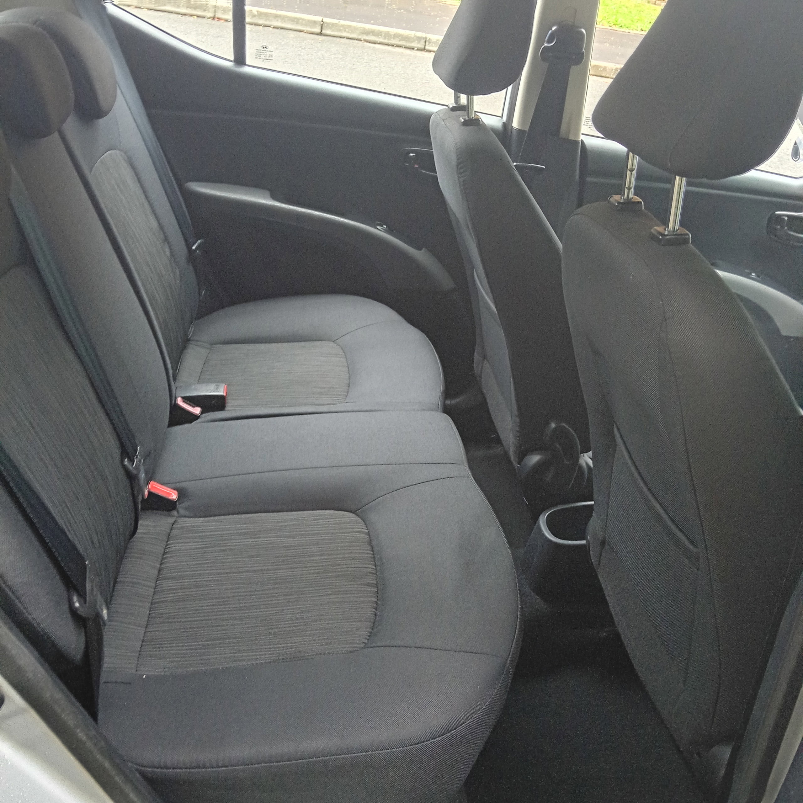 2012 12 HYUNDAI I10