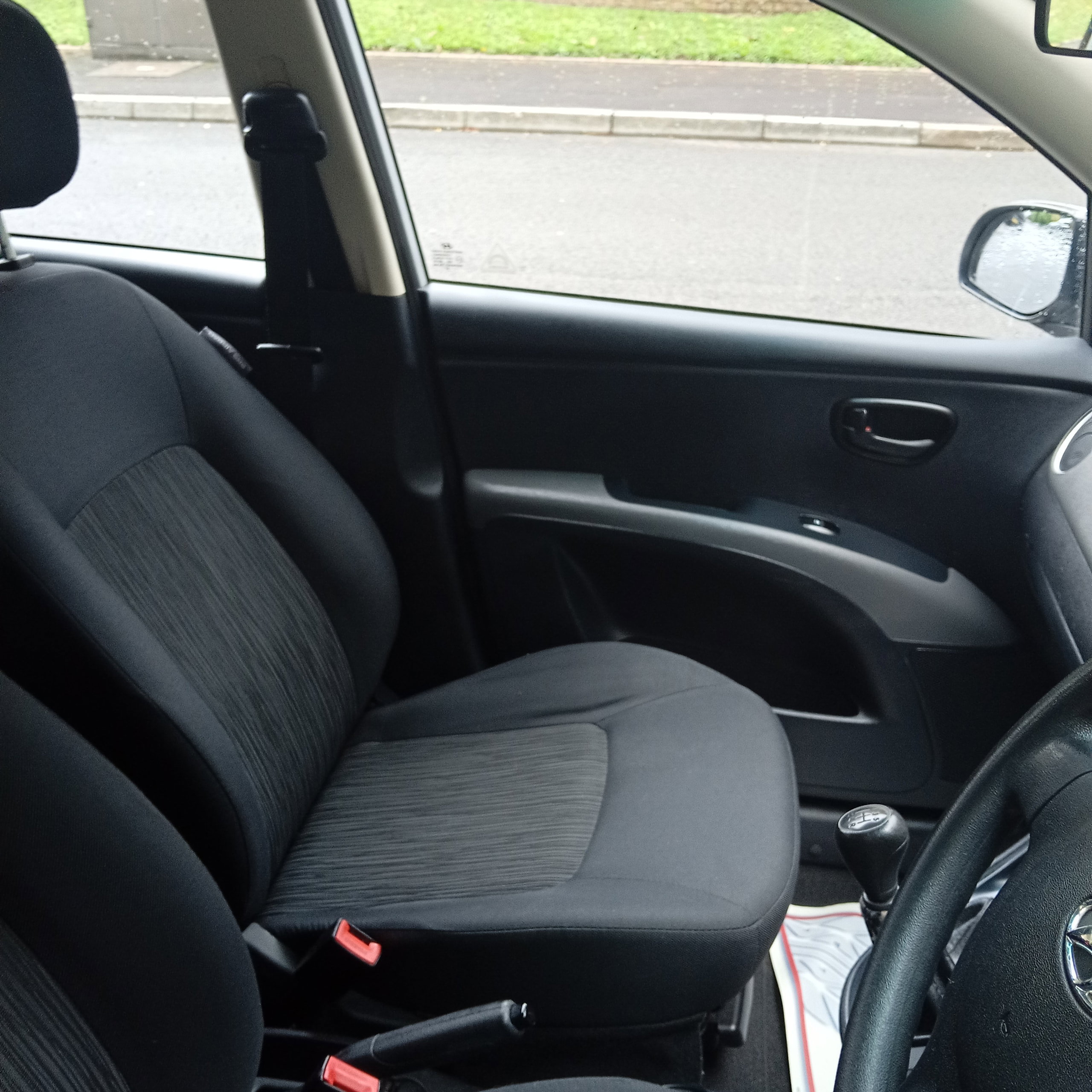 2012 12 HYUNDAI I10