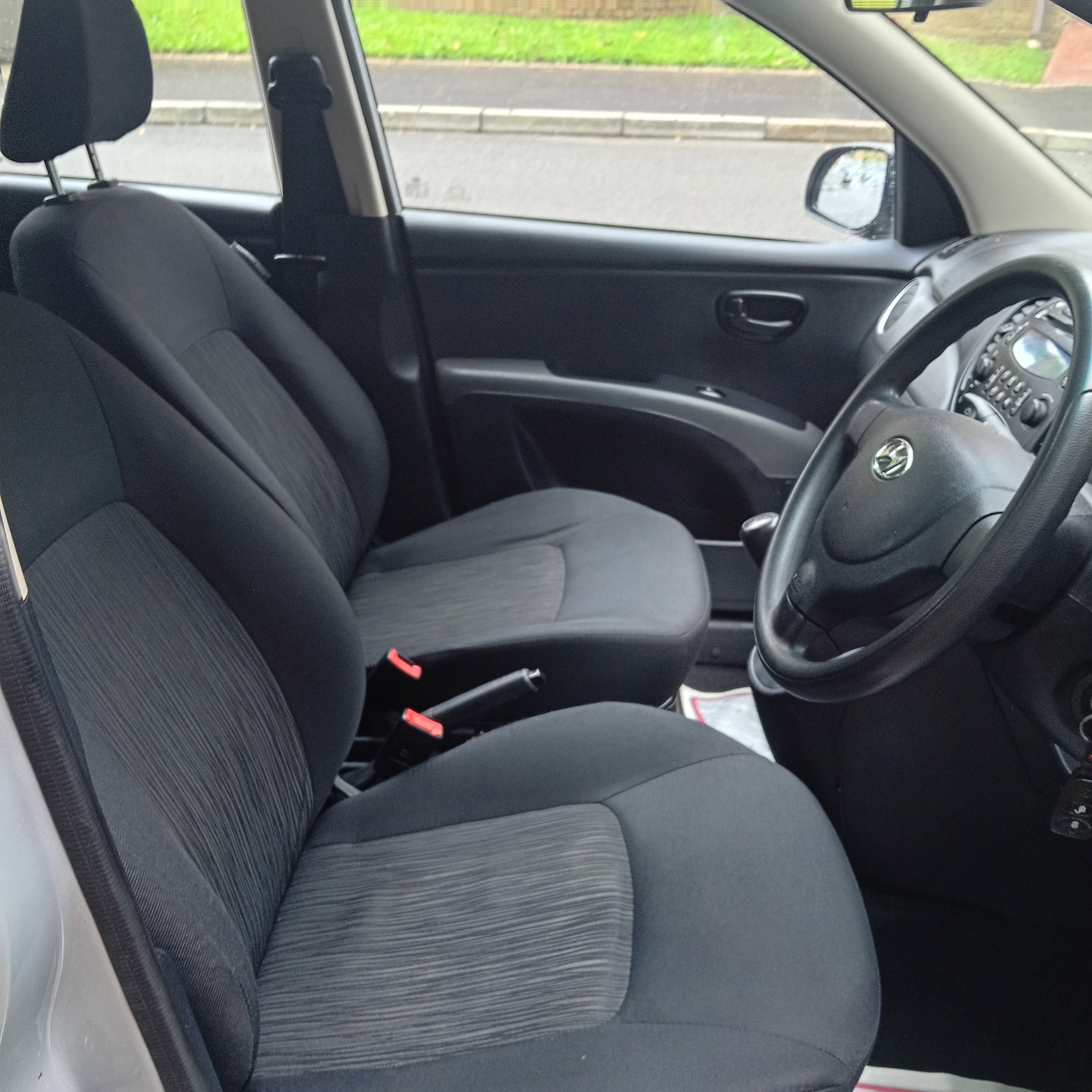 2012 12 HYUNDAI I10