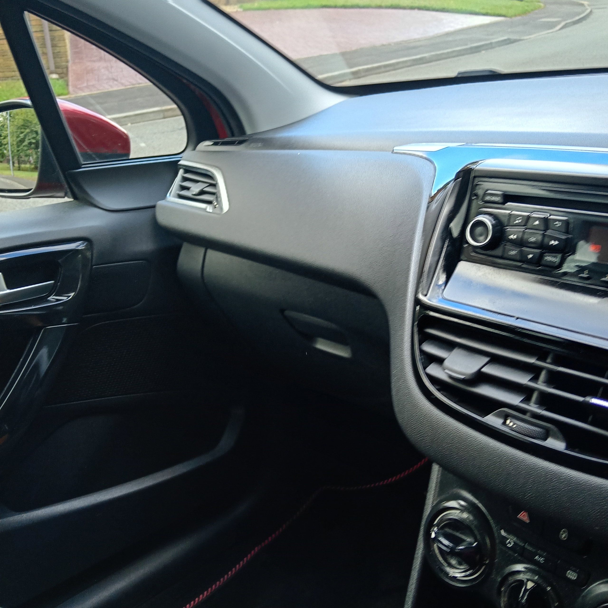2013 63 PEUGEOT 208