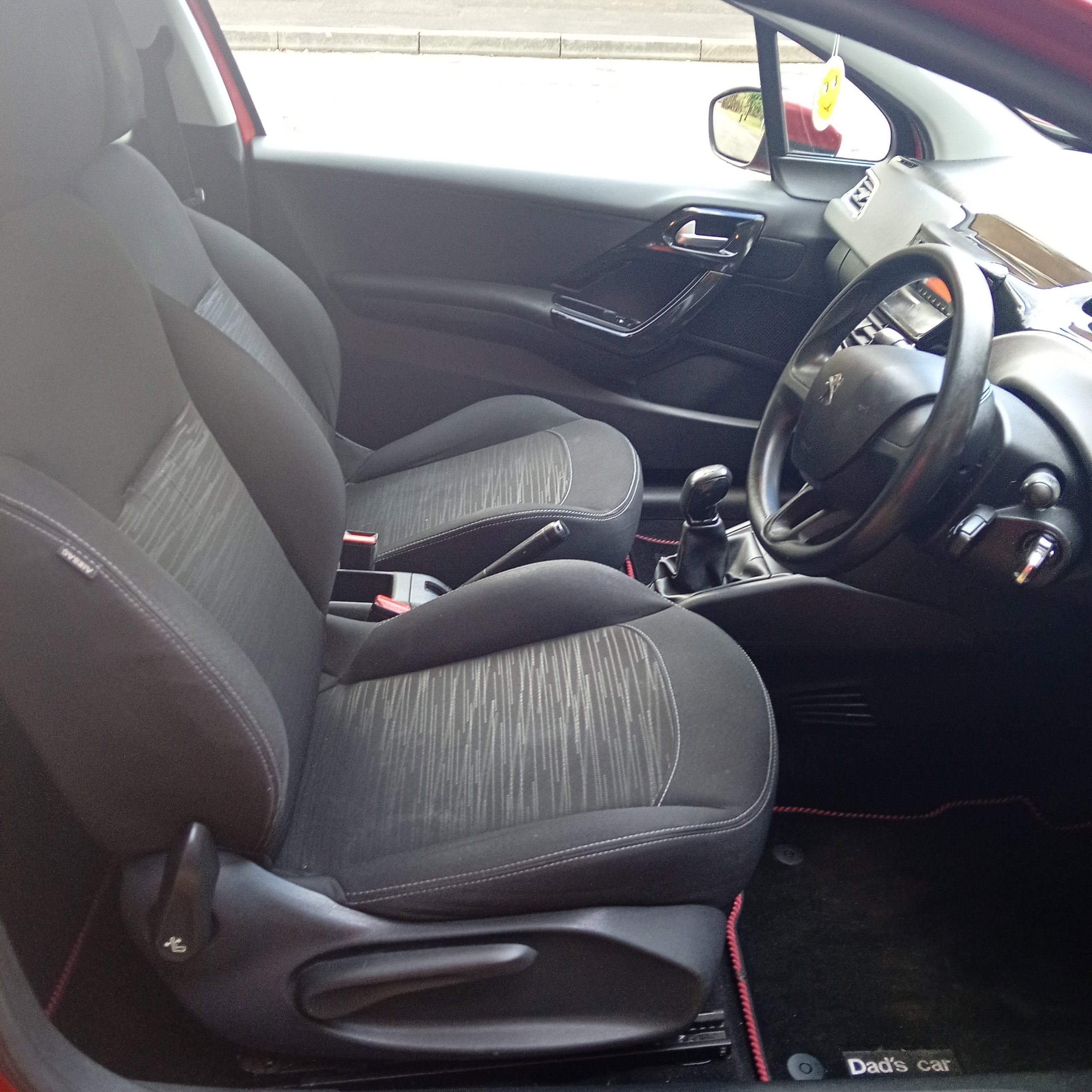 2013 63 PEUGEOT 208