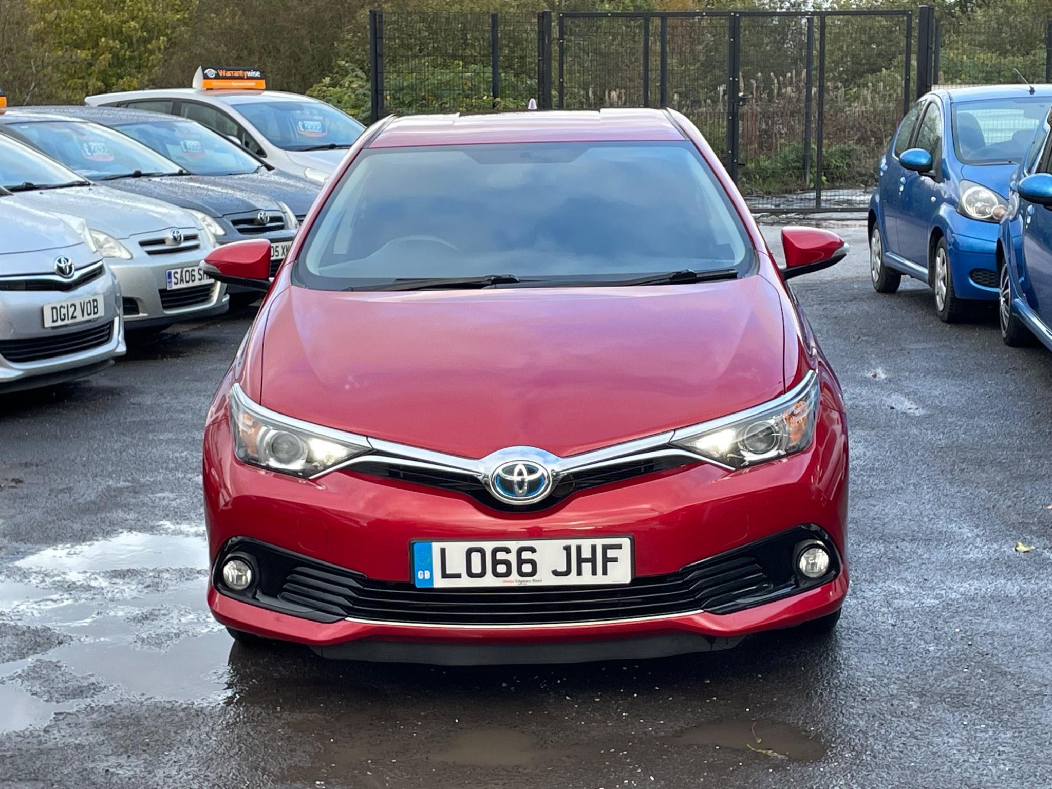 Used Toyota Auris 1.8 VVTh Business Edition CVT Euro 6 (s/s) 5dr 2017