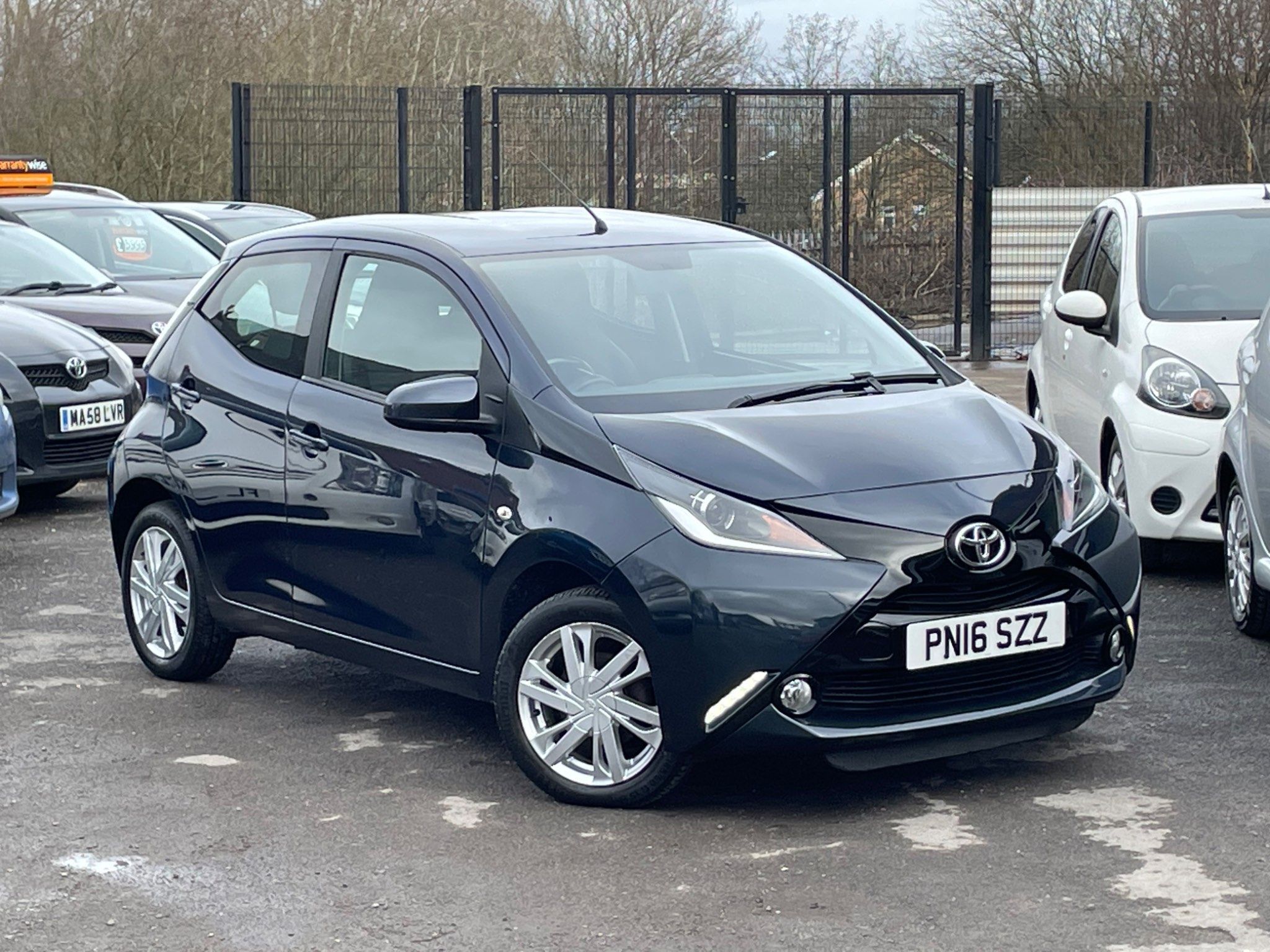 Used Toyota Aygo 1.0 VVT-i x-pression Euro 6 5dr 2016 5dr Manual ...