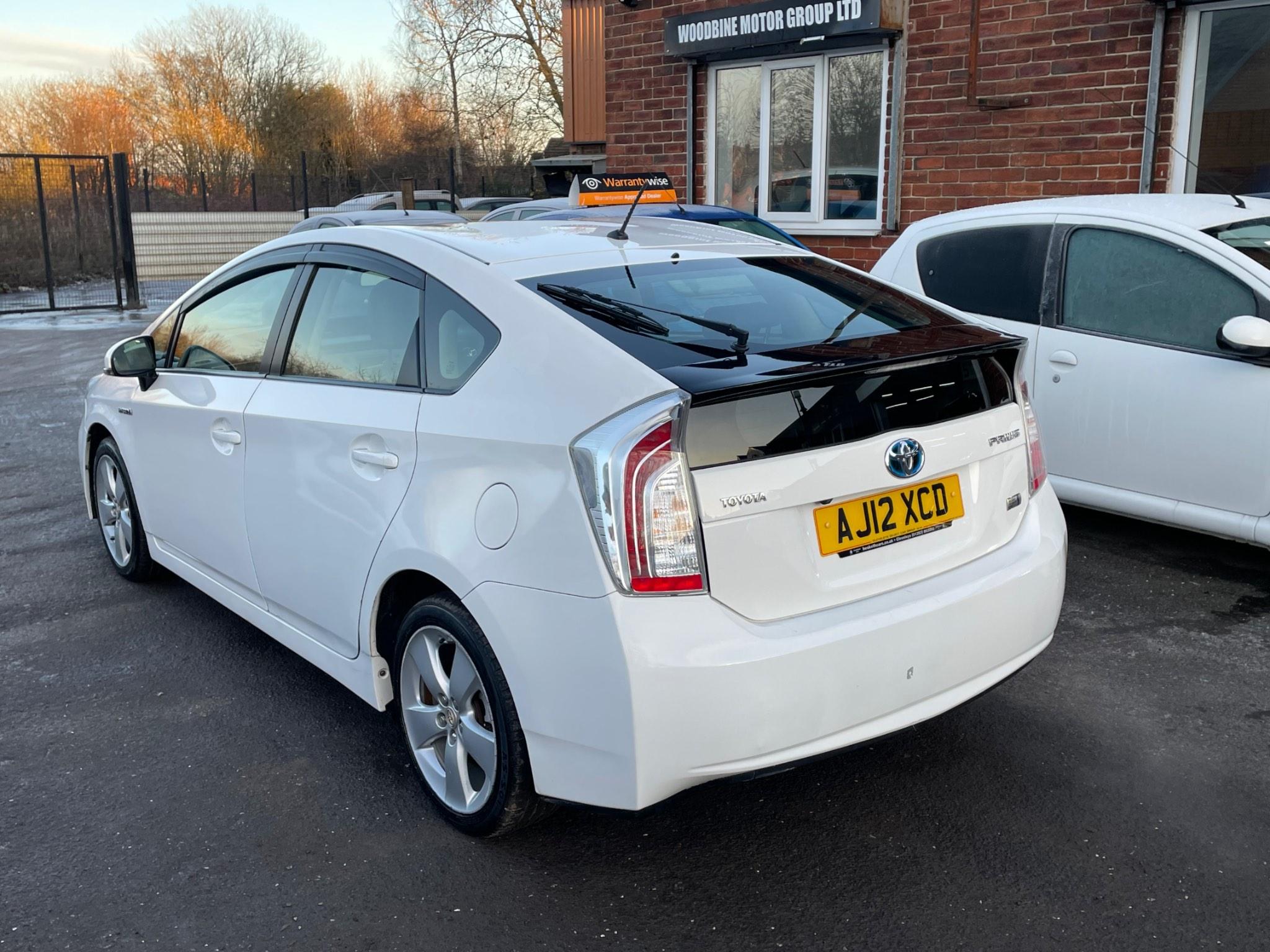 Used Toyota Prius 1.8 VVT-h T4 CVT Euro 5 (s/s) 5dr 2012 5dr Automatic ...