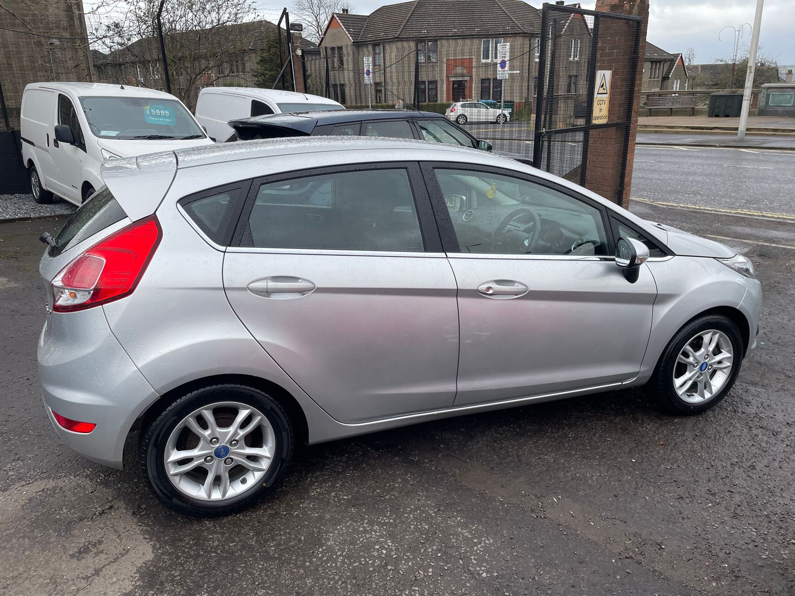 2016 Ford Fiesta 1.5 TDCi Zetec Hatchback 5dr Diesel Manual Euro 6 (75 ps), exterior view 4