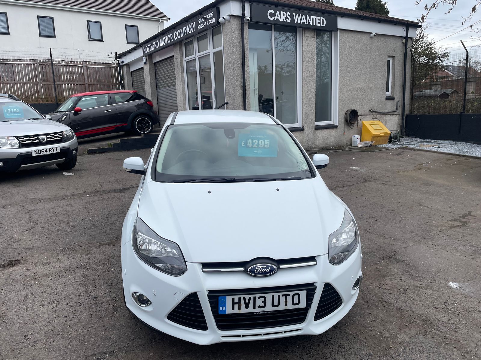 2013 Ford Focus 1.0T EcoBoost Zetec Hatchback 5dr Petrol Manual Euro 5 (s/s) (125 ps), exterior view 2