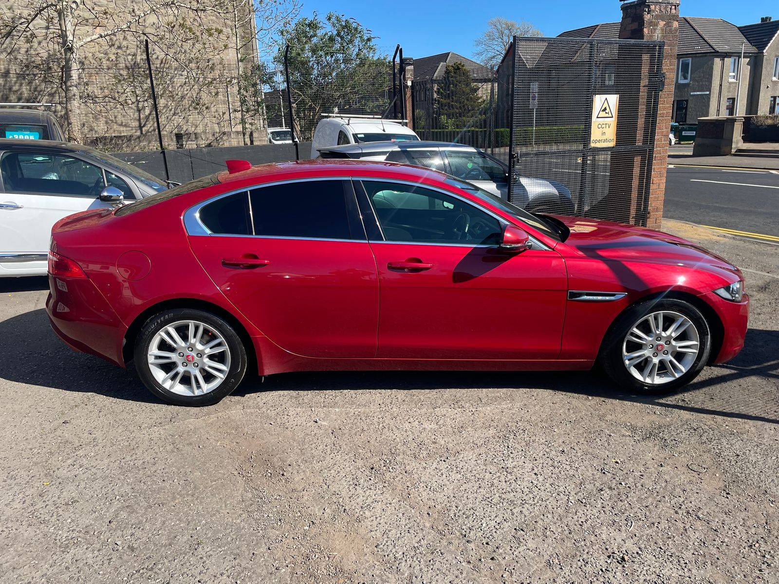 2017 Jaguar XE 2.0d Prestige Saloon 4dr Diesel Auto Euro 6 (s/s) (180 ps), exterior view 3