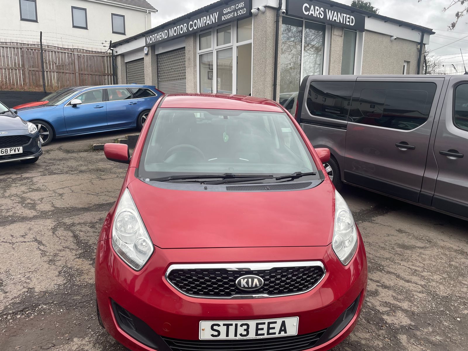 2013 Kia Venga 1.4 CRDi 1 Air MPV 5dr Diesel Manual Euro 5 (89 bhp), exterior view 2