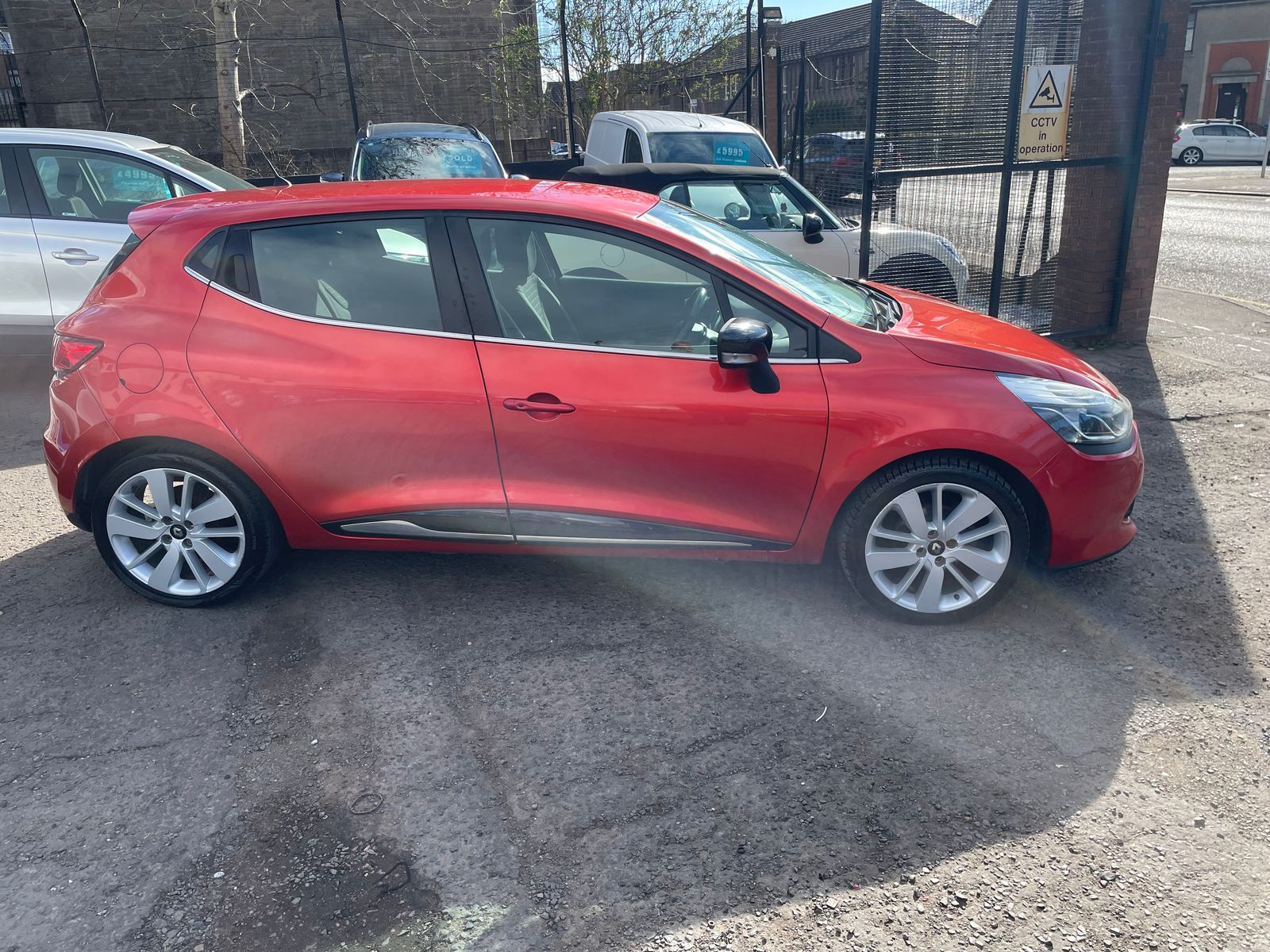 2016 Renault Clio 1.5 dCi Dynamique S Nav Hatchback 5dr Diesel Manual Euro 6 (s/s) (90 ps), exterior view 3