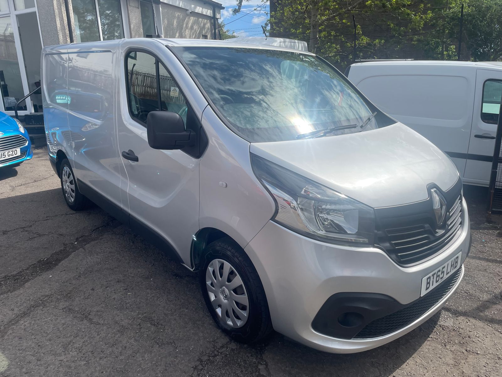 2016 Renault Trafic 1.6 dCi ENERGY 27 Business+ Panel Van 5dr Diesel Manual SWB Standard Roof Euro 5 (s/s) (120 ps)
