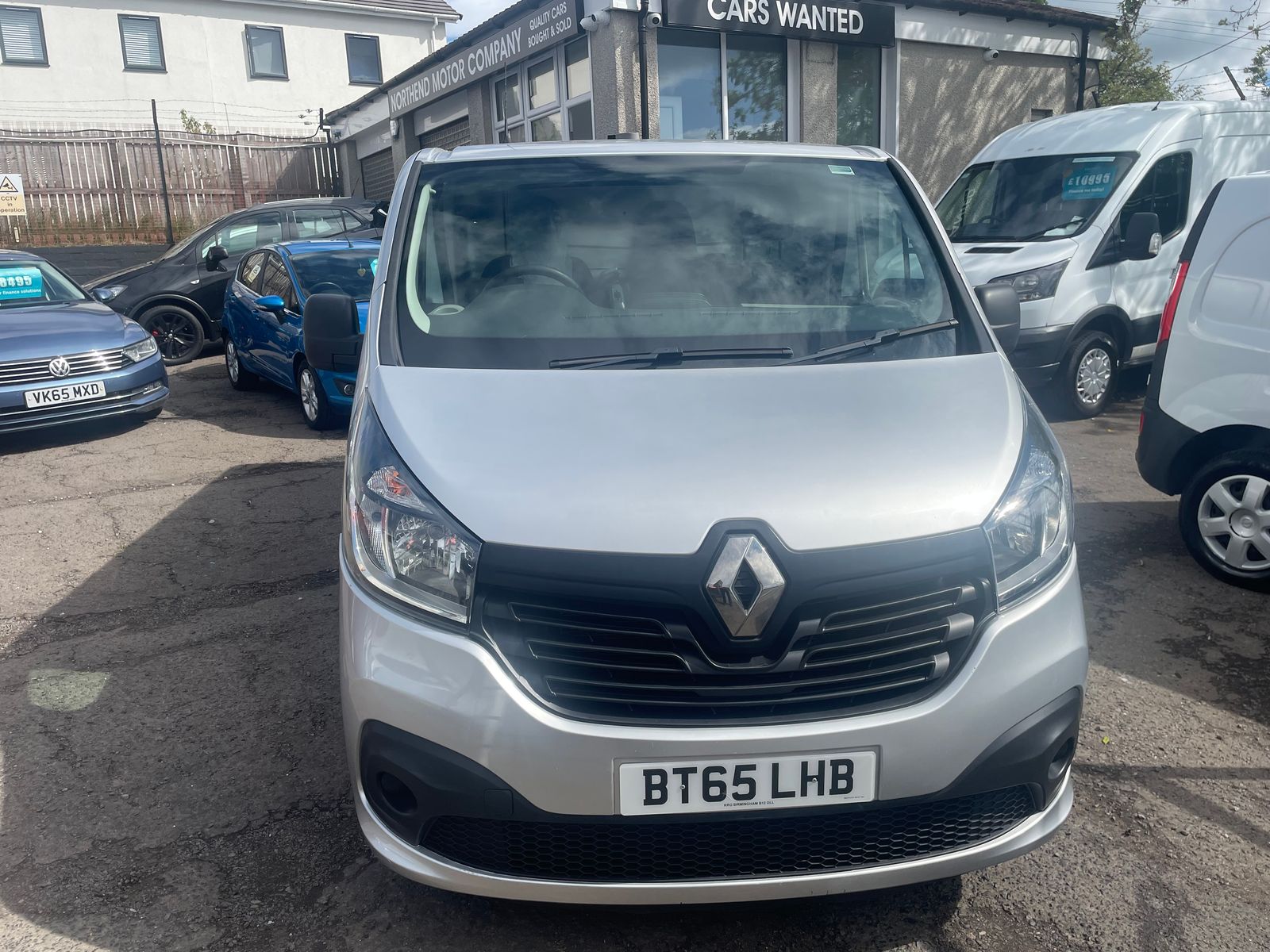 2016 Renault Trafic 1.6 dCi ENERGY 27 Business+ Panel Van 5dr Diesel Manual SWB Standard Roof Euro 5 (s/s) (120 ps), exterior view 2