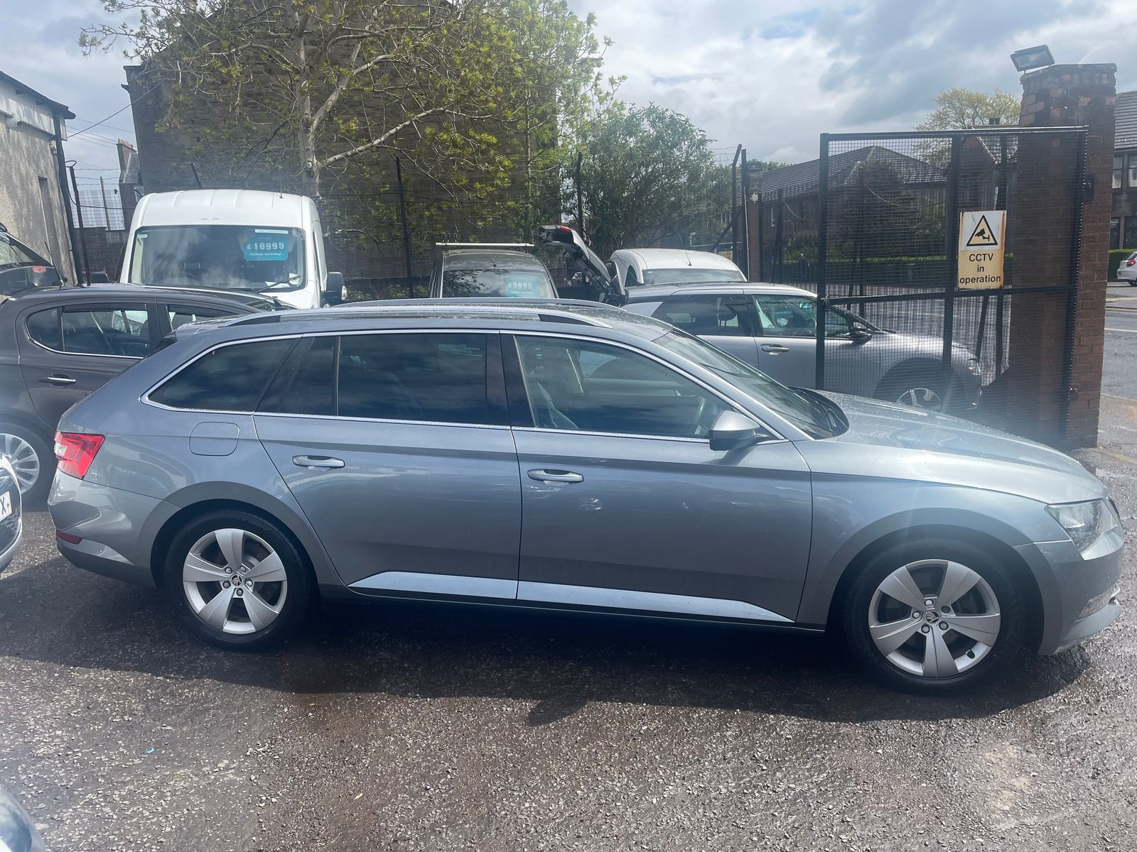 2016 Skoda Superb 2.0 TDI SE Technology Estate 5dr Diesel Manual Euro 6 (s/s) (150 ps), exterior view 3