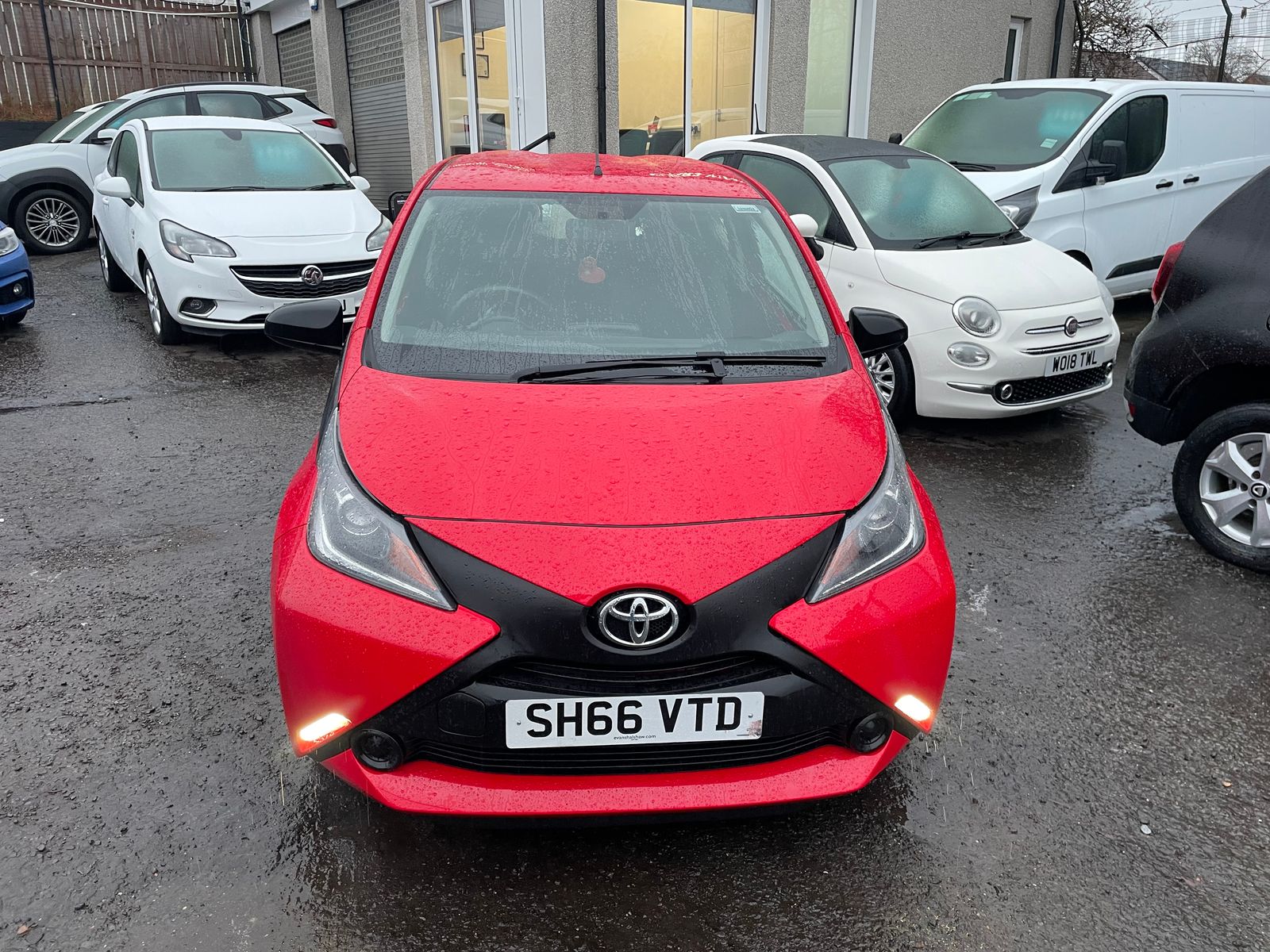 2017 Toyota Aygo 1.0 VVT-i x Hatchback 3dr Petrol Manual Euro 5 Euro 5 (68 ps), exterior view 2