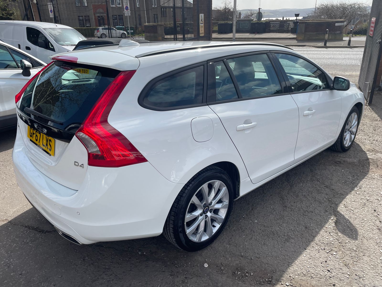 2017 Volvo V60 2.0 D4 Business Edition Lux Estate 5dr Diesel Manual Euro 6 (s/s) (190 ps), exterior view 4