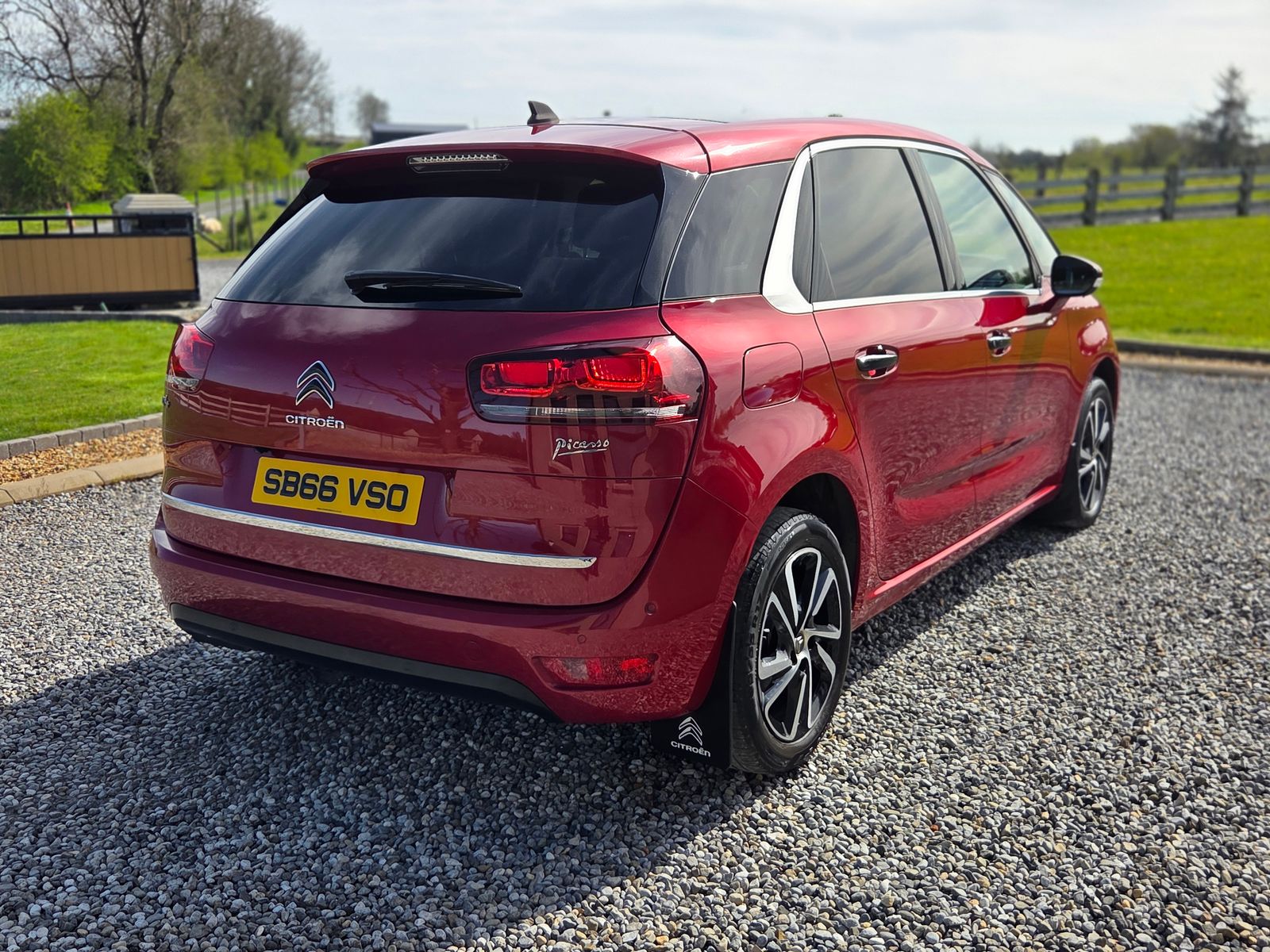 2016 Citroen C4 Picasso 1.6 BlueHDi Flair MPV 5dr Diesel EAT6 Euro 6 (s/s) (120 ps), exterior view 4