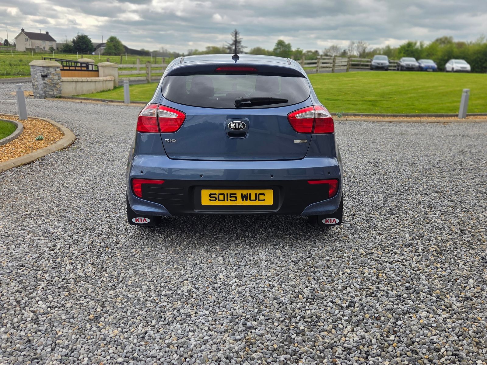 2015 Kia Rio 1.1 CRDi EcoDynamics 2 Hatchback 5dr Diesel Manual Euro 6 (s/s) (74 bhp), exterior view 3