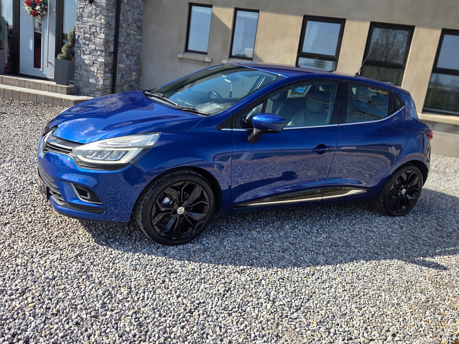 2016 Renault Clio 1.2 TCe Dynamique S Nav Hatchback 5dr Petrol Manual Euro 6 (s/s) (120 ps) for sale, exterior front view