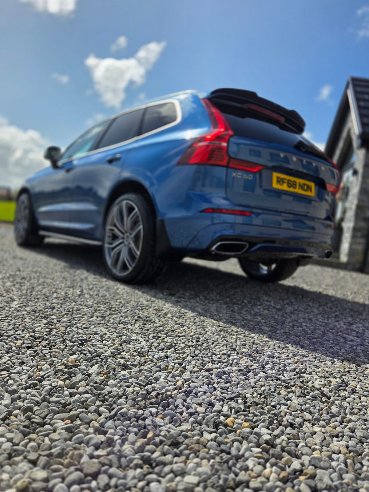 2018 Volvo XC60 2.0L R-Design D4 AWD Auto SUV 5dr Diesel Automatic Euro 6 (188 bhp), exterior view 3