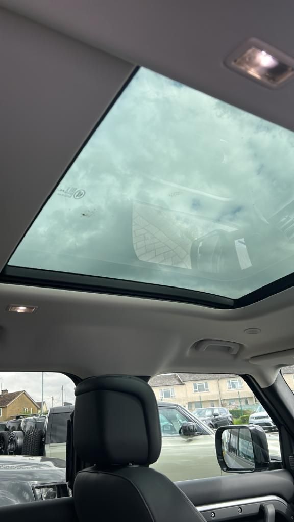 Land Rover DEFENDER 110 DEFENDER 110 3.0L MHEV H 5dr Automatic 2025