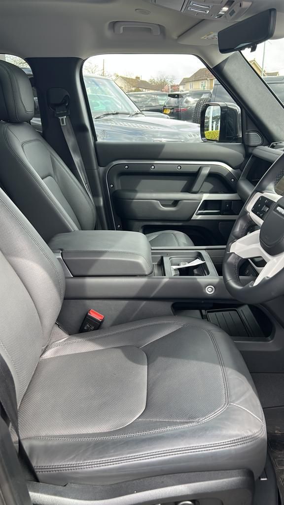 Land Rover DEFENDER 110 DEFENDER 110 3.0L MHEV H 5dr Automatic 2025