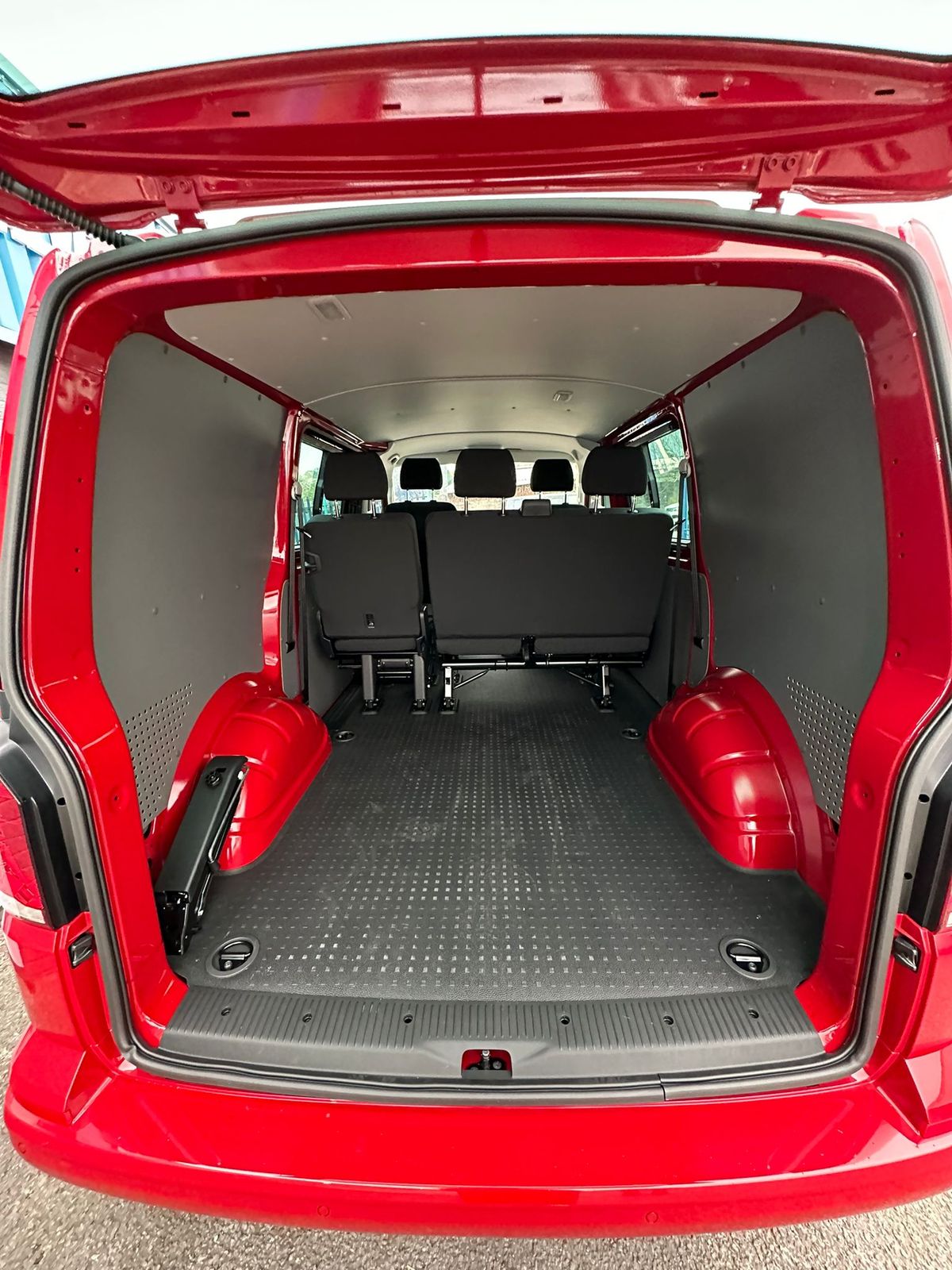 Volkswagen Transporter TRANSPORTER T32 HIGHLINE TDI 5dr Manual 2025