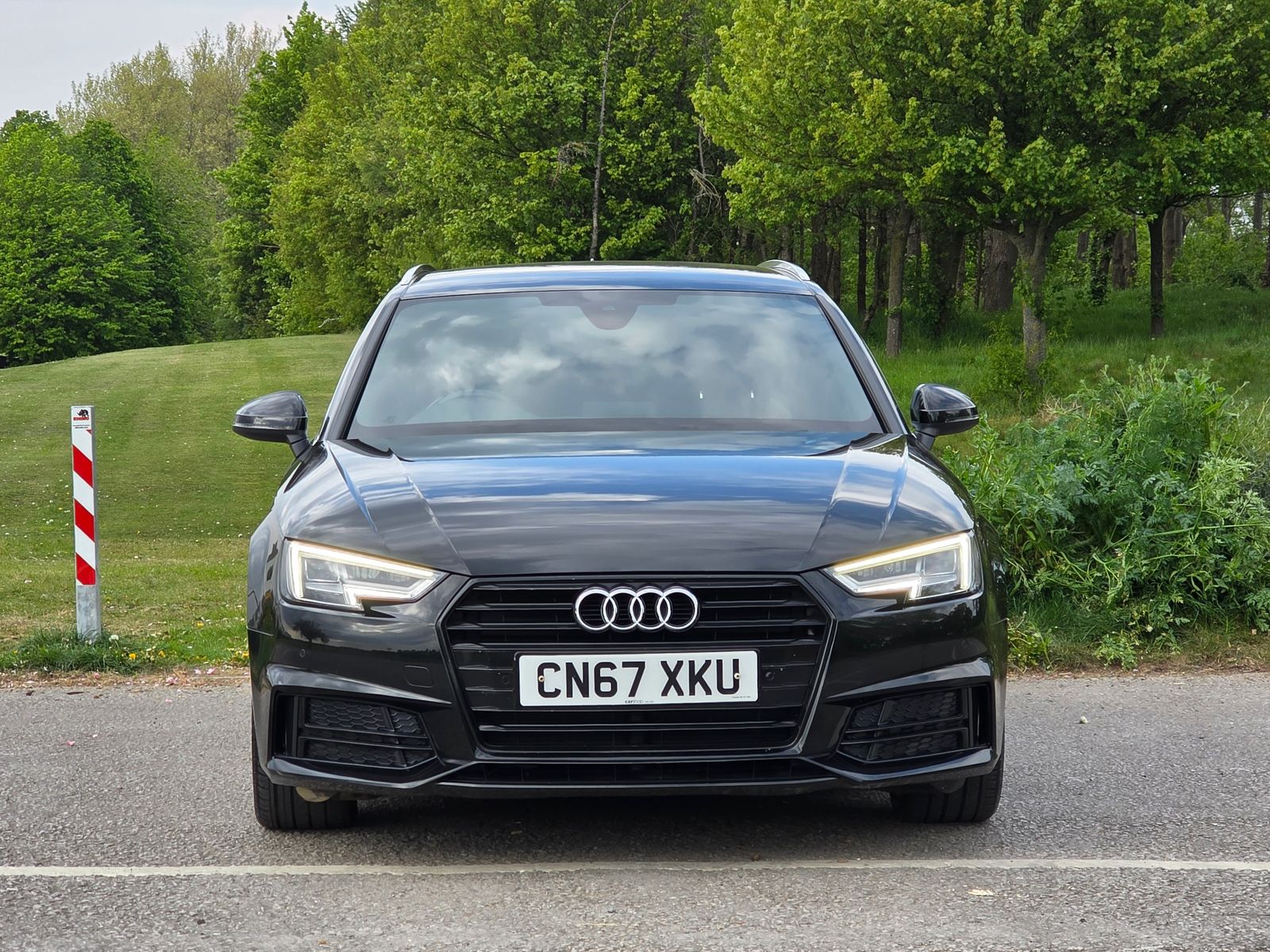 2017 Audi A4 Avant 2.0 TDI ultra S line Euro 6 (s/s) 5dr, exterior view 2