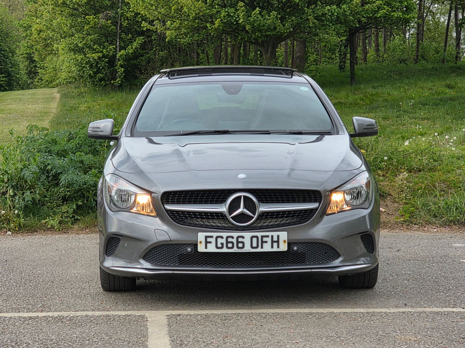 2016 Mercedes-Benz CLA 2.1 CLA200d Sport Shooting Brake Euro 6 (s/s) 5dr, exterior view 2