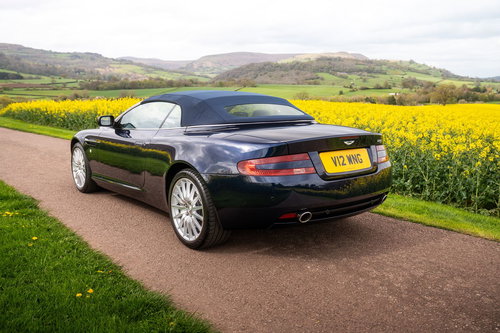 Aston Martin DB9 6