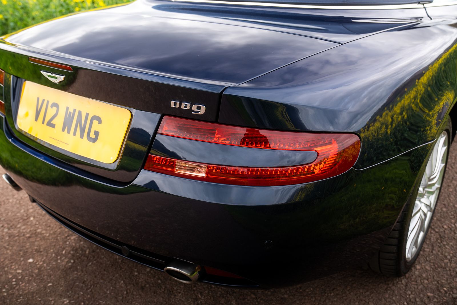 Aston Martin DB9