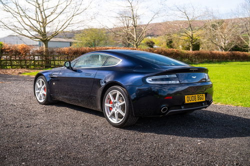 Aston Martin Vantage 3