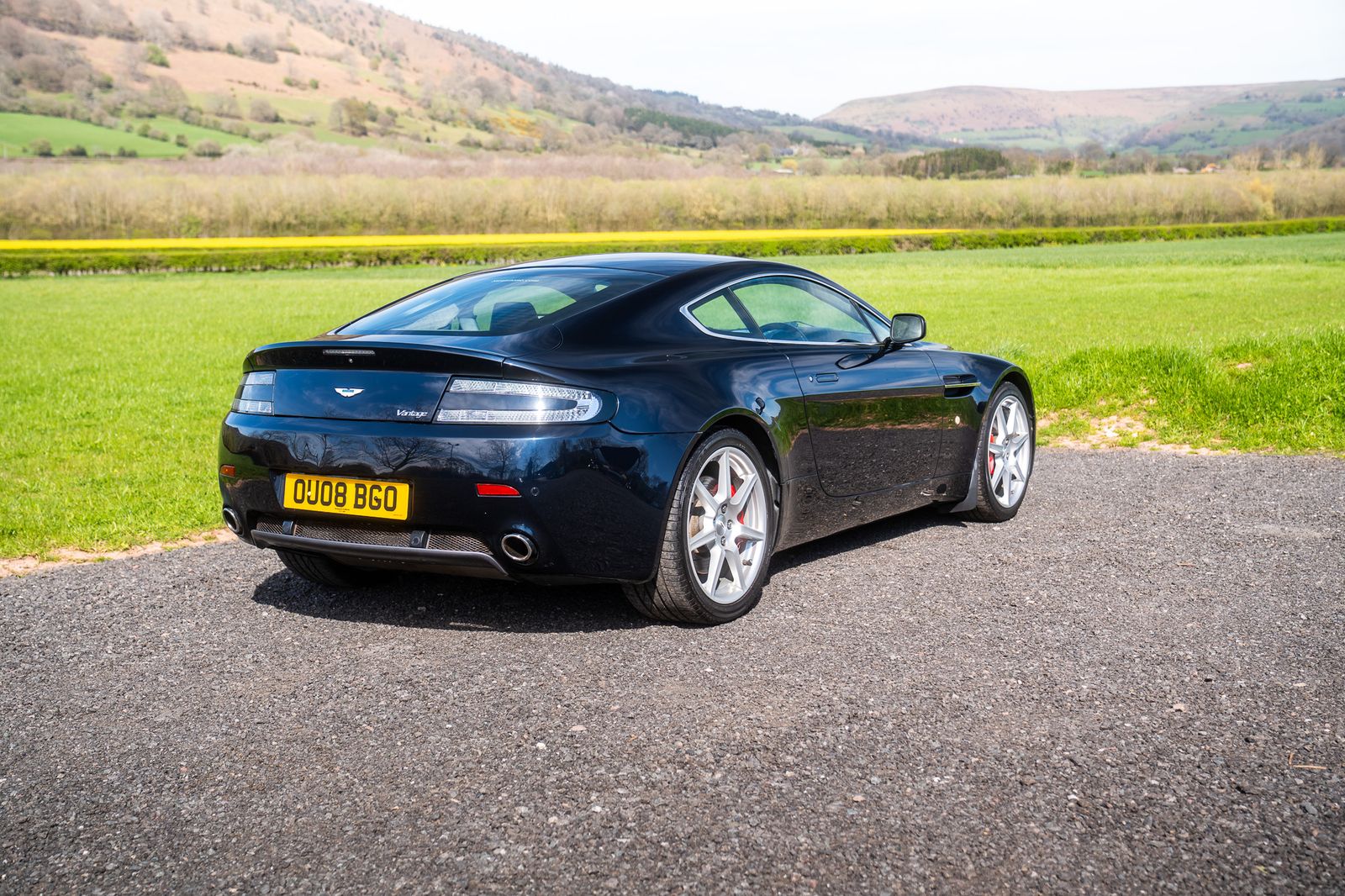 Aston Martin Vantage