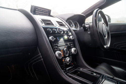 Aston Martin Vantage 19