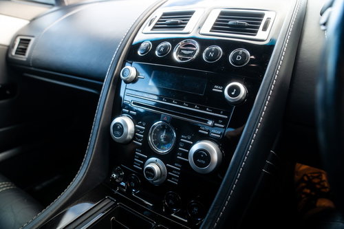 Aston Martin Vantage 22