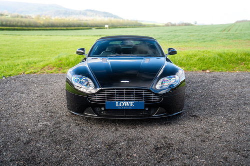 Aston Martin Vantage 1