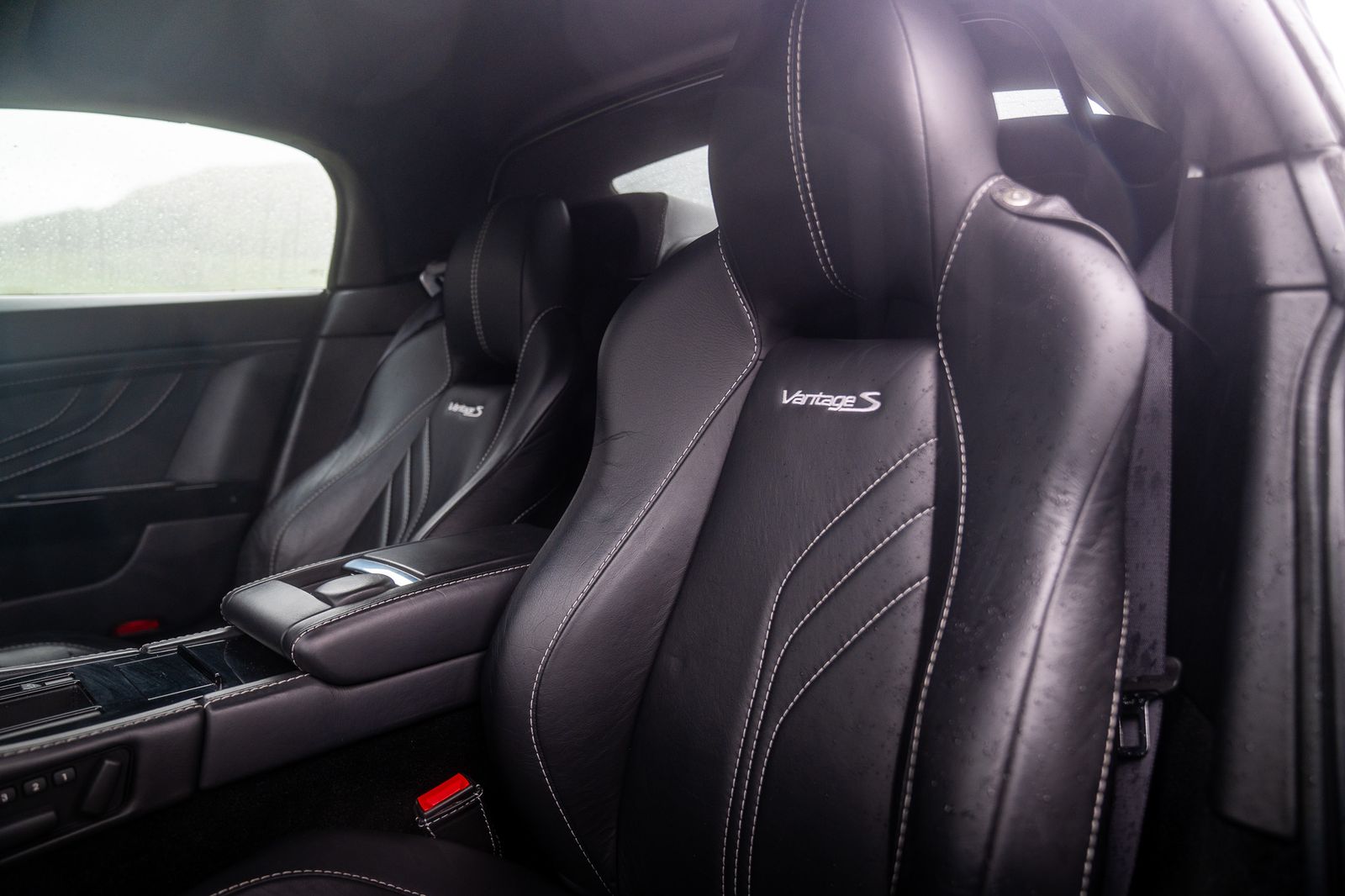 Aston Martin Vantage