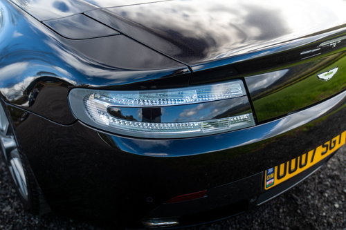 Aston Martin Vantage 30