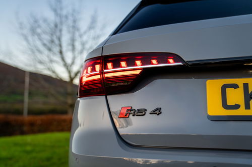 Audi RS4 Avant 13