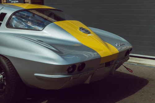 Chevrolet Corvette 4