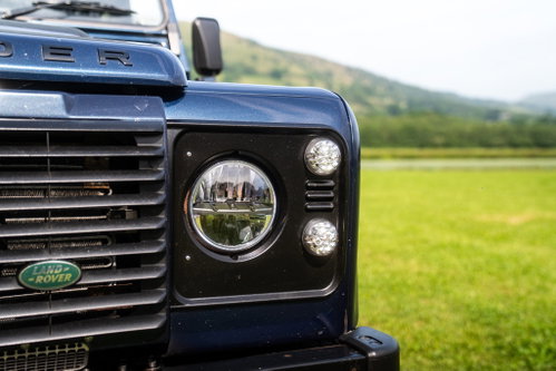 Land Rover DEFENDER 110 9