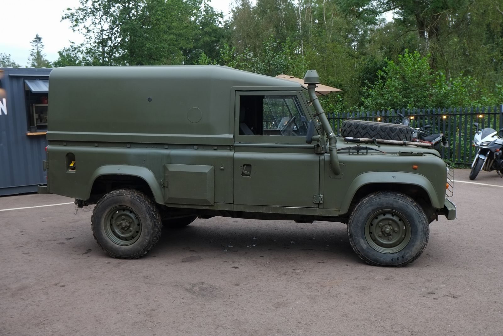 Land Rover DEFENDER 110