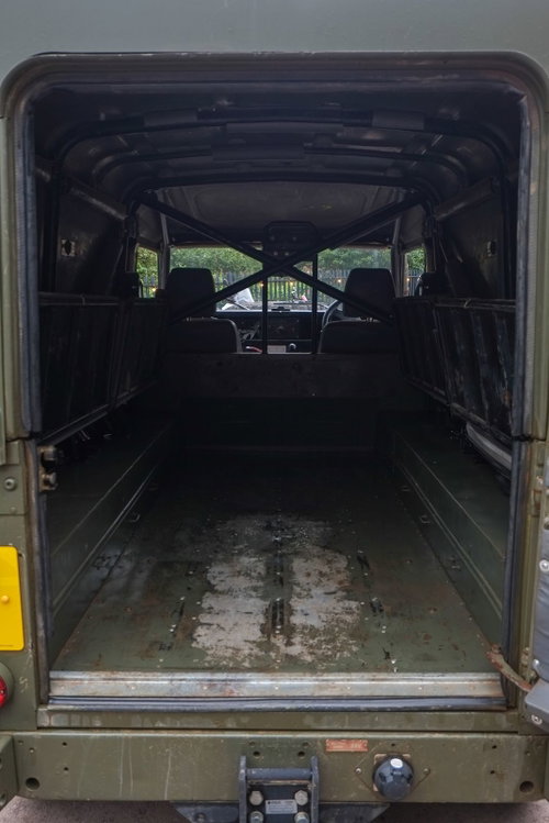 Land Rover DEFENDER 110 18