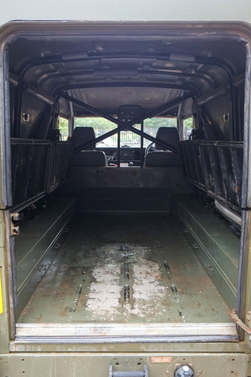 Land Rover DEFENDER 110 19
