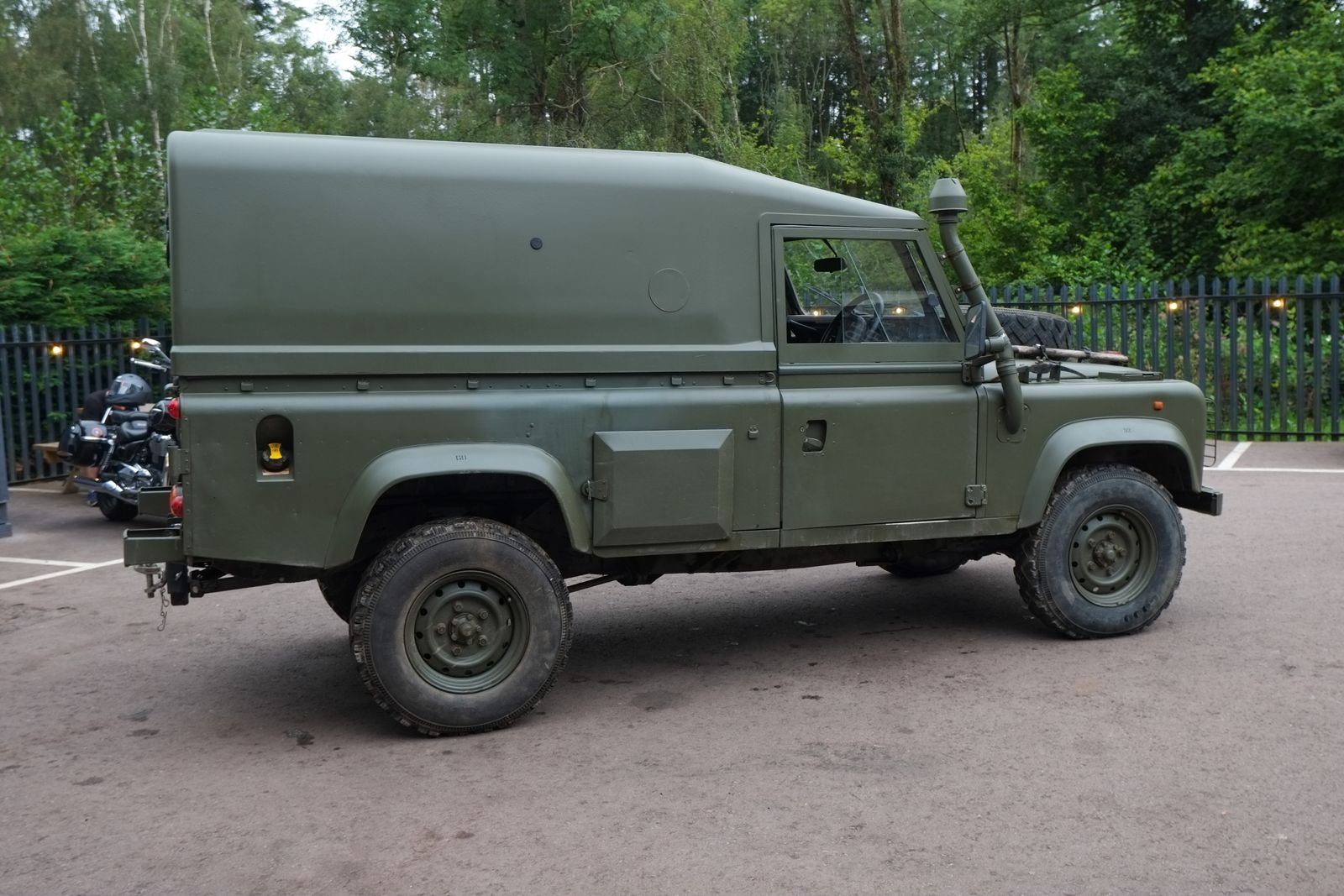 Land Rover DEFENDER 110