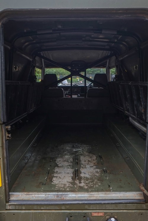 Land Rover DEFENDER 110 17