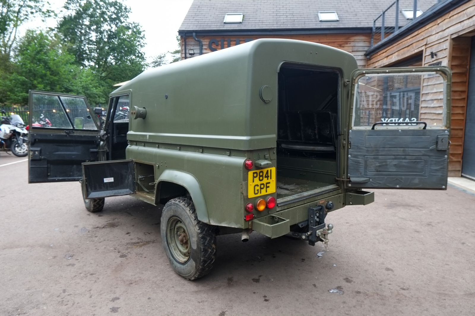 Land Rover DEFENDER 110