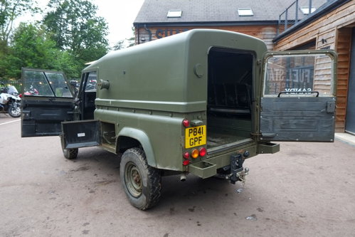Land Rover DEFENDER 110 14